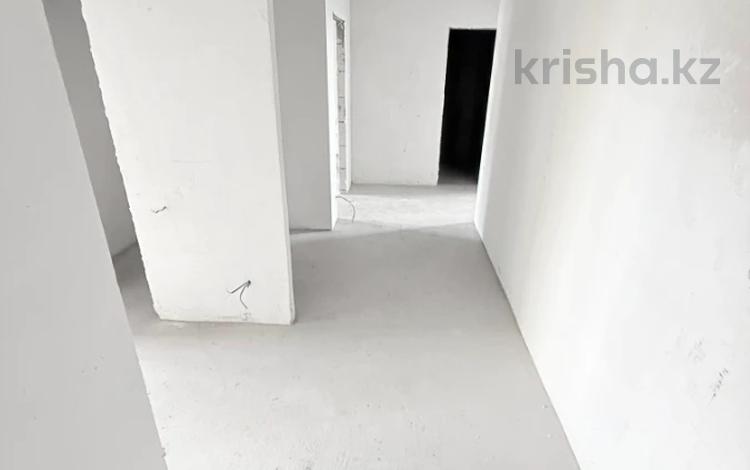 3-комнатная квартира · 79.7 м² · 6/15 этаж, Бейбарыс Султан 12 — В р-не. Сарыарка. Гимназия № 106. за ~ 33.3 млн ₸ в Астане, Сарыарка р-н — фото 4