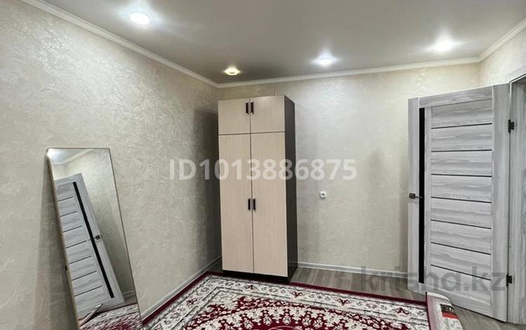 2-комнатная квартира · 50 м² · 4/5 этаж, мкр 4 9 за 150 000 ₸ в Уральске — фото 2