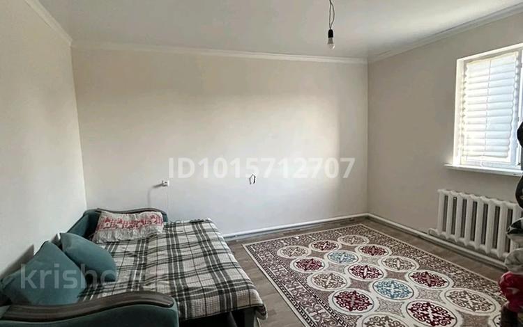 Отдельный дом · 3 комнаты · 65 м² · 8 сот., Доспамбет жырау 6 — Сәбит Мұқанов за 15 млн ₸ в Еламане — фото 2