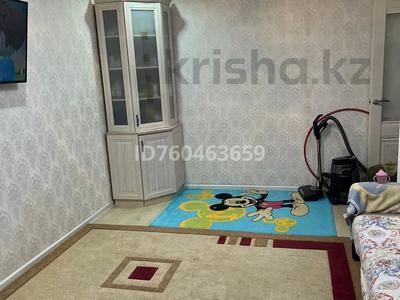 2-комнатная квартира · 49.7 м² · 1/6 этаж, Мухита 97 — проспект Абая за 22 млн ₸ в Уральске, мкр Школьник