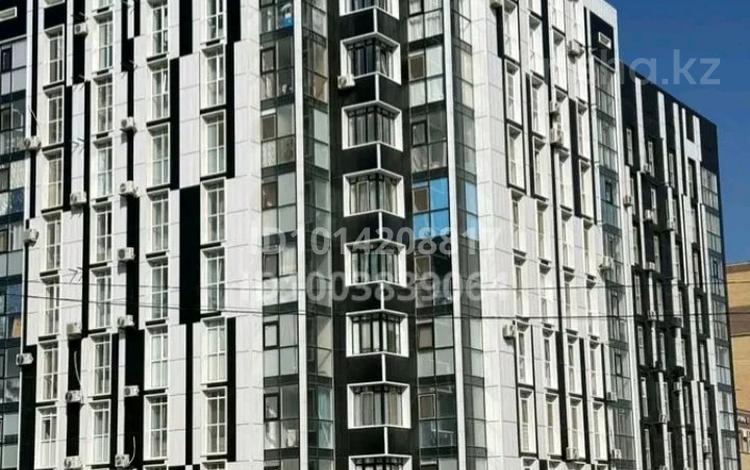 2-комнатная квартира · 61 м² · 7/9 этаж, мкр. Алтын орда, Мангилик Ел 22 за 200 000 ₸ в Актобе — фото 2