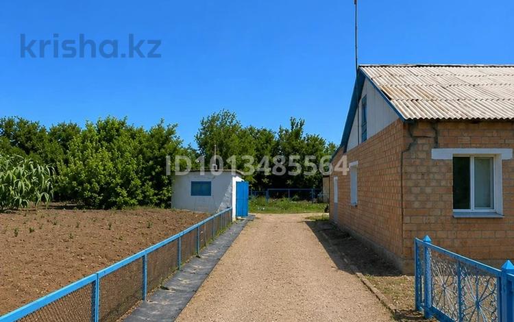 4-комнатная квартира · 61.6 м² · 1/1 этаж, Гагарина за 6 млн ₸ в Баймырза — фото 2