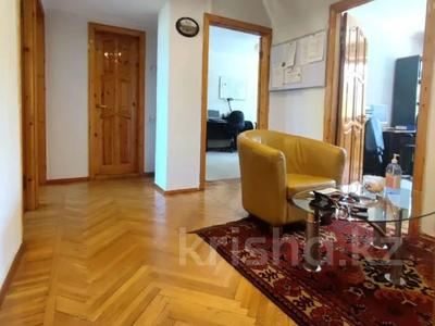3-комнатная квартира · 72 м² · 2/5 этаж, Курмангазы 43 — Панфилова Курмангазы за 75 млн ₸ в Алматы, Медеуский р-н