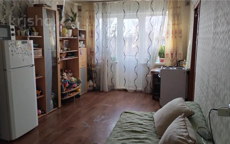 3-комнатная квартира · 57 м² · 5/5 этаж, Майкудук, 12й микрорайон за 11 млн ₸ в Караганде, Алихана Бокейханова р-н — фото 2