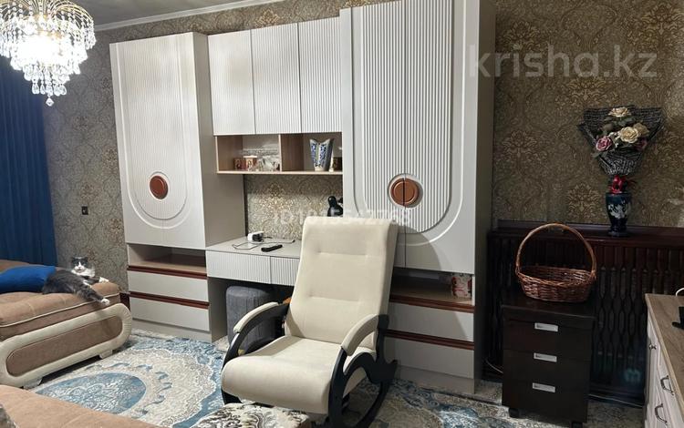 3-бөлмелі пәтер · 65.1 м² · 5/5 қабат, Айнабұлақ-1 ш/а., бағасы: 45 млн ₸ в Алматы, Жетысуский р-н — фото 2