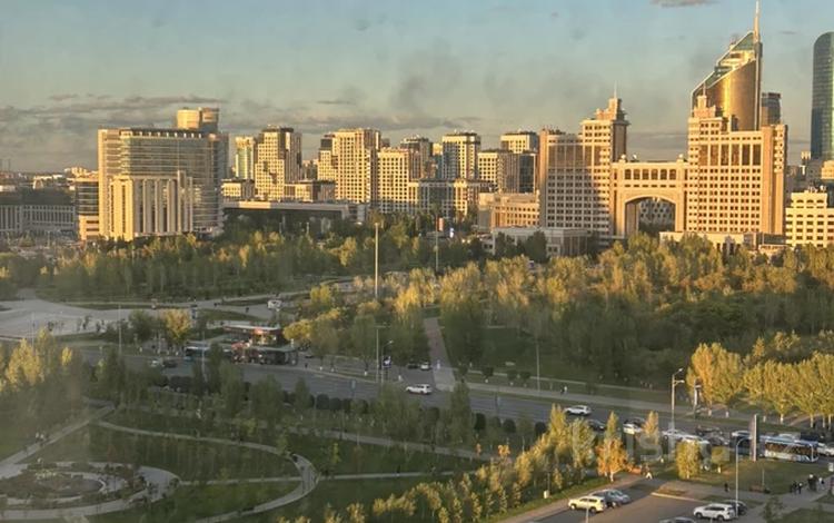 4-комнатная квартира · 120 м² · 13/16 этаж, Туран 39/3 — 2-ОЧЕРЕДЬ, ОФИГЕННО-ШИКАРНЫЙ ВИД С ОКНА НА АСТАНУ, ЭТО НАДО ВИДЕТЬ В ЖИВУЮ И КВАРТИРА КОНФЕТКА за 145 млн ₸ в Астане, Нура р-н — фото 20