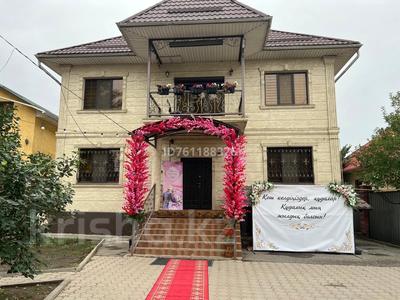 Дом · 6 комнат · 260 м², Аэропортная 3А — Ресторан саукеле за 90 000 〒 в 