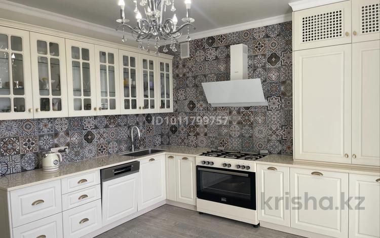3-комнатная квартира · 136 м² · 4/4 этаж, Саяжай 377 — Кайдауыл Батыр, Заречный -2 .,ресторан Юрта за 55 млн ₸ в Актобе — фото 2