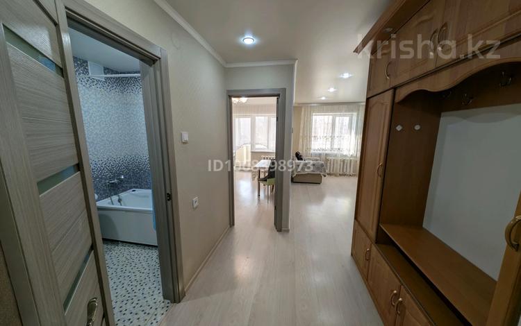 1-комнатная квартира · 42.5 м² · 3/9 этаж, мкр 4 38 за 150 000 ₸ в Уральске — фото 2