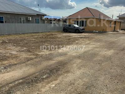 Жеке үй · 2 бөлме · 87.8 м² · 8 жүзд., Байтақ-2 ш/а., 23 8, бағасы: 18 млн ₸ в Атырау, мкр Байтак-2