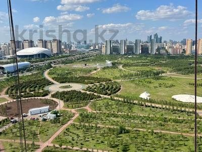 6-комнатная квартира · 438 м² · 19/20 этаж, Бухар жырау 26 за 460 млн 〒 в Астане, Есильский р-н