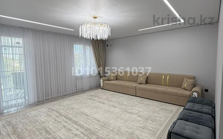 3-бөлмелі пәтер · 118.4 м² · 5/10 қабат, Курмангазы 98, бағасы: 55 млн ₸ в Уральске, мкр Школьник — фото 2