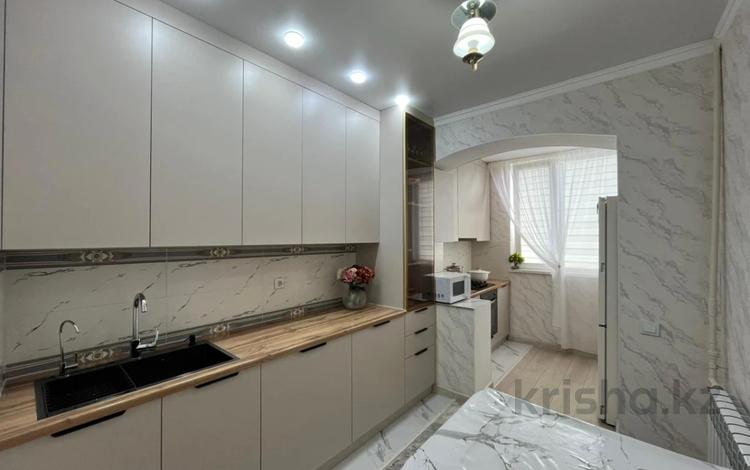 2-комнатная квартира · 56 м² · 4/5 этаж, 13-й мкр 24 за 16.5 млн ₸ в Актау — фото 2