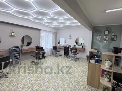 Свободное назначение, офисы, магазины и бутики, общепит, салоны красоты, медцентры и аптеки, образование, развлечения, конференц-залы, кабинеты и рабочие места, студии · 58 м² за 200 000 〒 в Усть-Каменогорске