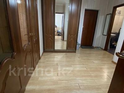 2-комнатная квартира · 75 м² · 12/13 этаж, Иманбаева 7 за 250 000 ₸ в Астане, р-н Байконур