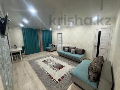 Аренда квартир посуточно в Абай обл.: 2-комнатная квартира · 46 м² · 2/4 этаж, Титова — Титова-Селевина за 13 000 〒 2-комнатная квартира · 46 м² · 2/4 этаж, Титова — Титова-Селевина за 13 000 〒 в Семее