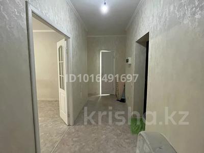 2-бөлмелі пәтер · 60 м² · 4/10 қабат, 30-шағынаудан, Шахтеров 74, бағасы: 200 000 ₸ в Караганде, Казыбек би р-н
