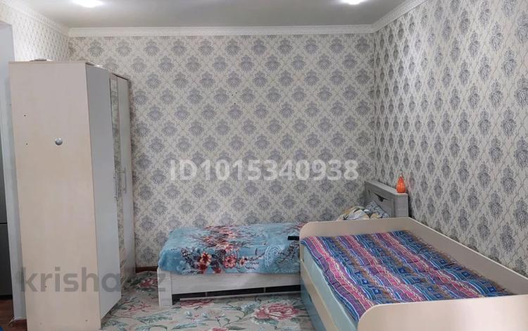 2 комнаты · 50 м² · 3/5 этаж, мкр 5 25 — Шамши Калдаякова 25 дом 2 болме квартира ға бир болмесине қыздар кер 2 за 70 000 ₸ в Актобе — фото 2
