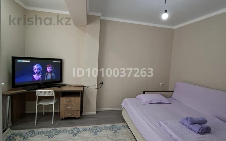 2-бөлмелі пәтер · 55 м² · 9/10 қабат, Шұғыла ш/а., Жунисова, бағасы: 18 000 ₸ в Алматы, Наурызбайский р-н — фото 2