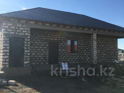 Часть дома · 3 комнаты · 90 м² · 8 сот., мкр Аксай-2, 22 27 за 14 млн 〒 в Атырау