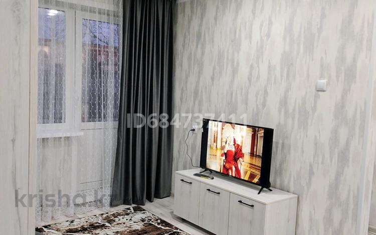 1-бөлмелі пәтер, 45 м², 4/5 қабат сағатына, 20 квартал 7, бағасы: 2 000 〒 в Семее — фото 2