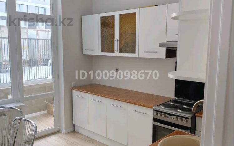 3-комнатная квартира · 65 м² · 1/12 этаж, Е 915 15 за 300 000 ₸ в Астане, Есильский р-н — фото 2