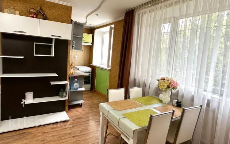 3-комнатная квартира · 68.3 м² · 1/5 этаж, 6й микрорайон за 22.5 млн ₸ в Караганде, Казыбек би р-н — фото 12