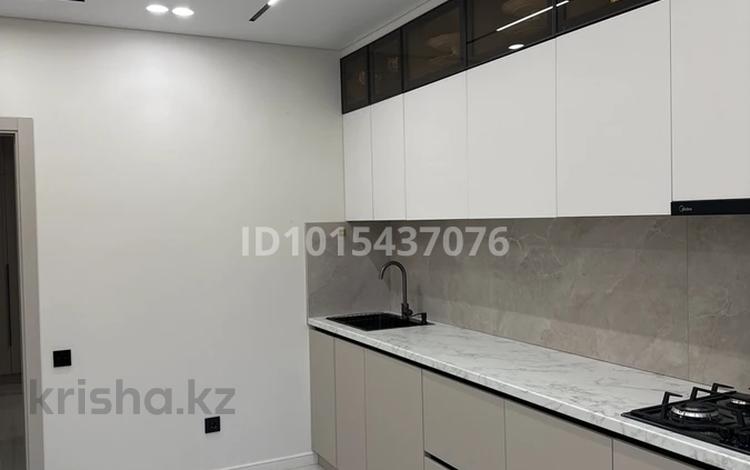 3-комнатная квартира · 112 м² · 3/9 этаж, мкр. Алтын орда 54А за 58 млн ₸ в Актобе — фото 2