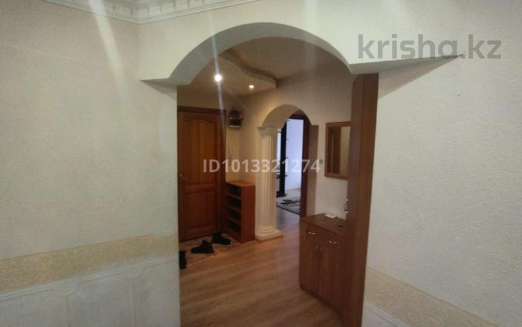 3 бөлме · 98 м² · 5/5 қабат, Габдулина 6б, бағасы: 150 000 ₸ в Астане, р-н Байконур — фото 2