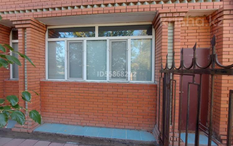 Офисы · 38 м² за 180 000 ₸ в Атырау, мкр Нурсая — фото 6