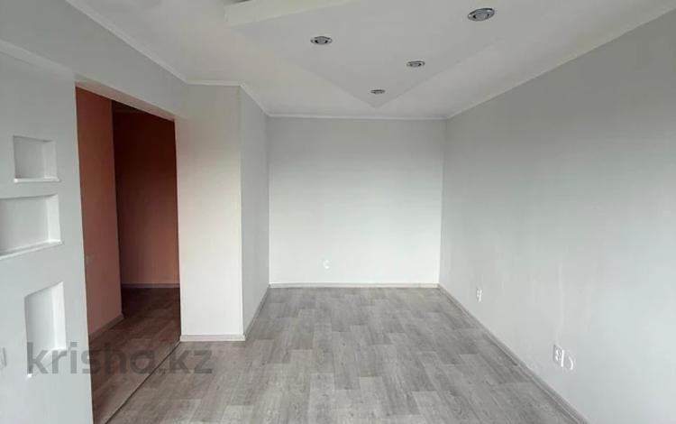 1-бөлмелі пәтер · 32 м² · 5/5 қабат, Казахстан 81, бағасы: 12 млн ₸ в Усть-Каменогорске — фото 4