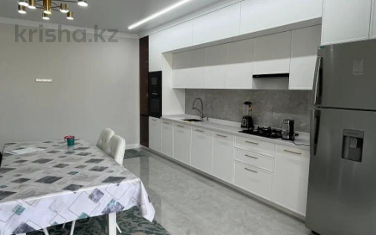 3-комнатная квартира · 150 м² · 3/5 этаж, Алтын орда за 60 млн ₸ в Актобе — фото 2