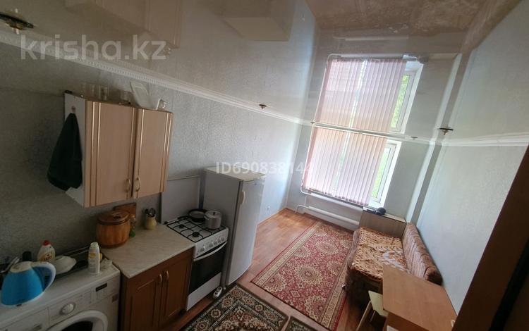 1-комнатная квартира, 10 м², 3/5 этаж помесячно, Абая 139а — Арна