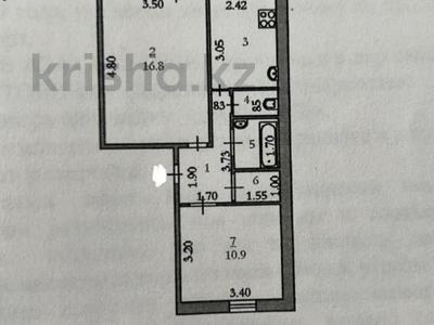 2-комнатная квартира, 48 м², 1/5 этаж, мкр 8, оспанова за 14.7 млн 〒 в Актобе, мкр 8