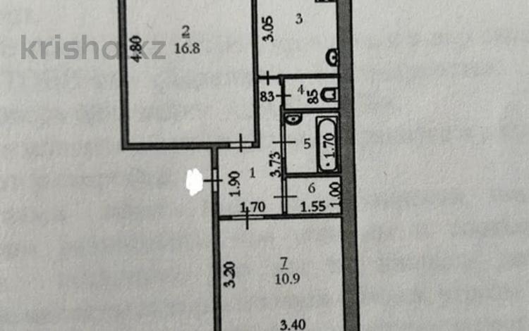 2-комнатная квартира, 48 м², 1/5 этаж, мкр 8, оспанова за 14.7 млн 〒 в Актобе, мкр 8 — фото 2