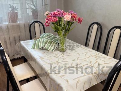 Продажа домов и дачи в Карагандинской обл.: Отдельный дом · 4 комнаты · 83.2 м² · 6 сот., Майкудук, Чапаева за 20 млн 〒 Отдельный дом · 4 комнаты · 83.2 м² · 6 сот., Майкудук, Чапаева за 20 млн 〒 в Караганде, Алихана Бокейханова р-н