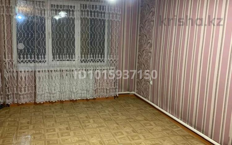 4-бөлмелі пәтер · 90 м² · 1/5 қабат, Абая 87 — Школа #3, ЦОН, Центр города, бағасы: 350 000 ₸ в Талгаре — фото 2