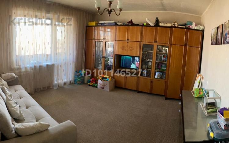 3-бөлмелі пәтер · 63 м² · 8/9 қабат, мкр Юго-Восток, мкр Степной 3 3/5, бағасы: 23 млн ₸ в Караганде, Казыбек би р-н — фото 3