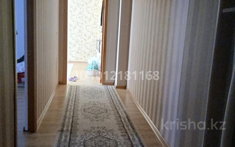 2-бөлмелі пәтер · 65 м² · 4/5 қабат, Мкр. Нурсая 102, бағасы: 22 млн ₸ в Атырау, мкр Авангард-2 — фото 2