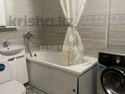 3-комнатная квартира · 60 м² · 1/4 этаж · помесячно, мкр №8 1 — ТРЦ Москва за 270 000 〒 в Алматы, Ауэзовский р-н