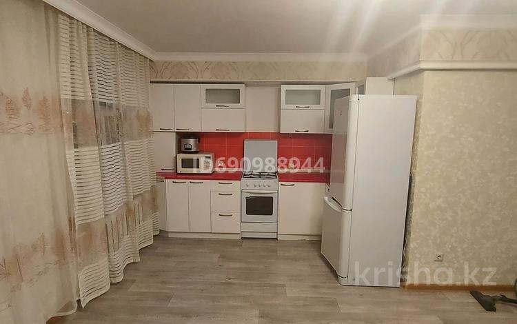 2-комнатная квартира, 50 м², 2/5 этаж помесячно, Абылай хана 20Б — ТД гульжан