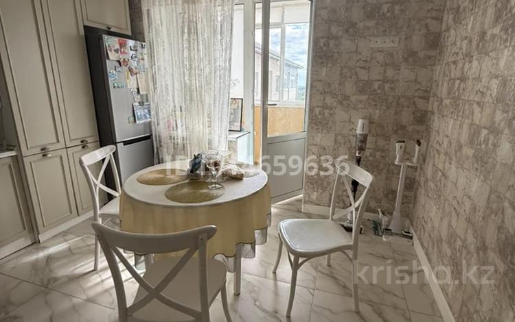 2-комнатная квартира · 69.3 м² · 5/5 этаж, Авиатор 1к/1 за 23.5 млн ₸ в Актобе, мкр Авиагородок — фото 2