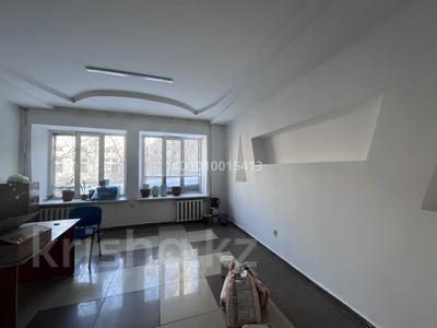 Офисы, образование, кабинеты и рабочие места · 28 м² за 280 000 〒 в Семее