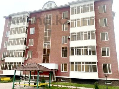 4-бөлмелі пәтер · 200 м² · 4/5 қабат, МКР. НОВЫЙ КАРАТАЛ — ВОЗЛЕ ПРЕЗИДЕНТСКОЙ ШКОЛЫ, бағасы: 139 млн ₸ в Талдыкоргане