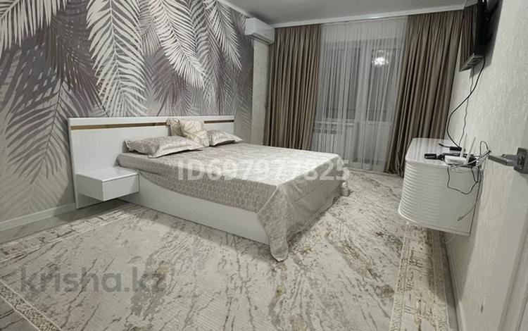 1-бөлмелі пәтер · 50 м² · 1/9 қабат, мкр. Алтын орда 4 — Тауелсиздик, бағасы: 250 000 〒 в Актобе — фото 3