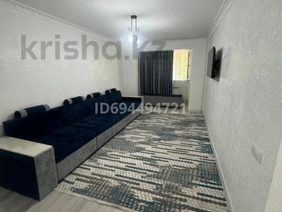 3-комнатная квартира · 64 м² · 2/5 этаж, 8-й микрорайон 16 — Аскарова нариманова за 15 000 ₸ в Шымкенте, Туран р-н