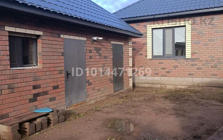 Жеке үй · 4 бөлме · 150 м² · 5 жүзд., Сарайшык 145 — Рынок 1000 мелочей, бағасы: 100 млн ₸ в Уральске, мкр Школьник — фото 2