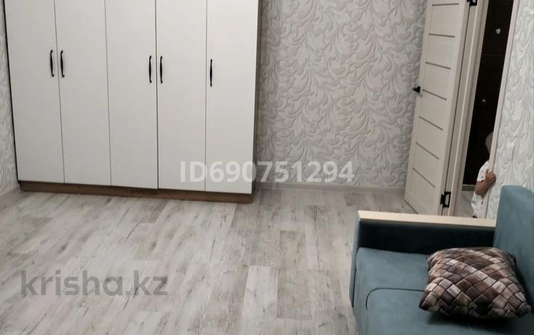 1-комнатная квартира, 41 м², 10/10 этаж, мкр Аксай-3А 87 — толеби момышулы за 23 млн 〒 в Алматы, Ауэзовский р-н — фото 2