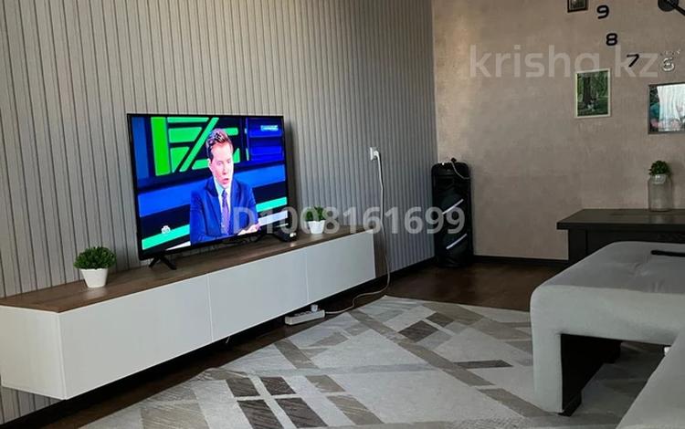 3-бөлмелі пәтер · 63 м² · 6/6 қабат, 7мкр 48 — Магазин Сулпак, бағасы: 12 млн ₸ в Лисаковске — фото 2