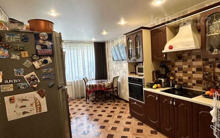 5-бөлмелі пәтер · 105 м² · 6/10 қабат, театральная, бағасы: 45.5 млн ₸ в Петропавловске — фото 4